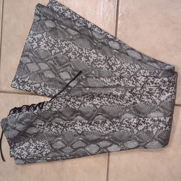 Ecote Pants - Ecote Faux Snake Skin Pants Size Small
